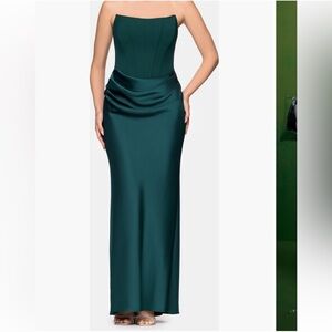 ✨NEW✨ Betsy & Adam Debra Strapless Mixed Media Gown Maxi Dress in Pine Green
